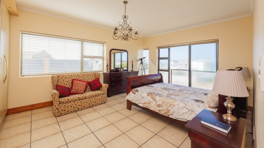 5 Bedroom Property for Sale in Oceanview Heights Western Cape